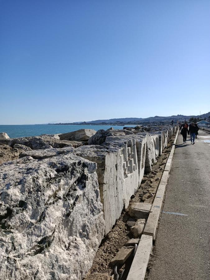 Residenza Topazio ซัน เบเนเดตโต เดล ตรอนโต ภายนอก รูปภาพ